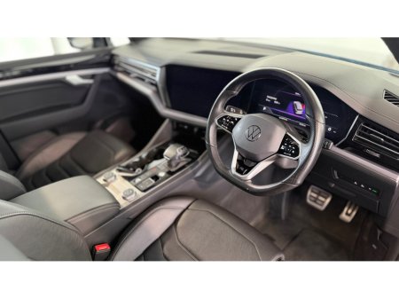 2023 Volkswagen Touareg - photo 3