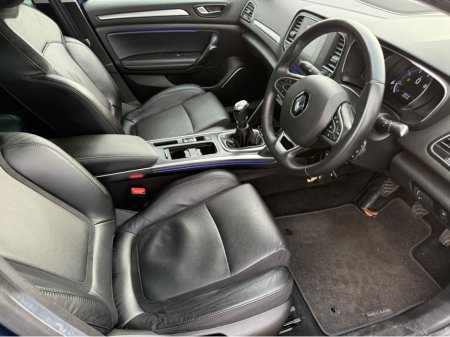 2020 Renault Megane ONE OWNER LOW MILEAGE SIGNATURE MODEL €14,950 thumbnail