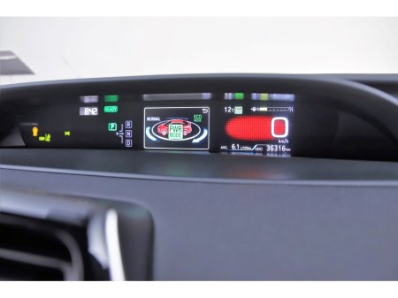 2020 Toyota Prius - thumbnail 18