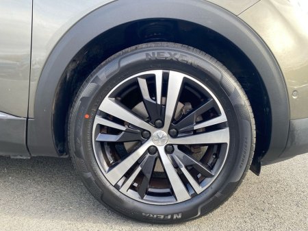 2019 Peugeot 3008 - thumbnail 5