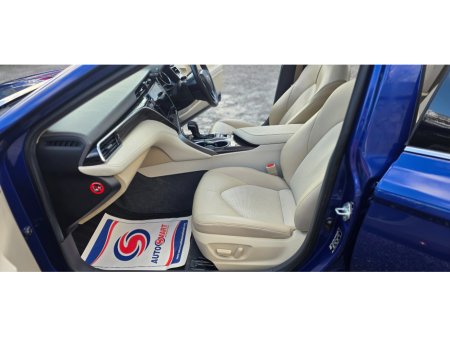 2018 Toyota Camry PLATINUM LUXURY EDITION €19,950 thumbnail