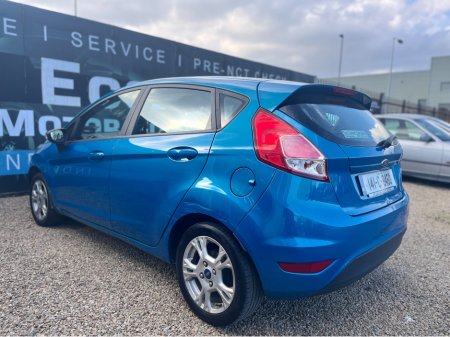 2014 Ford Fiesta - thumbnail 3