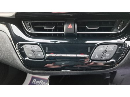 2019 Toyota C-HR Luna Sport Hybrid €19,950 thumbnail