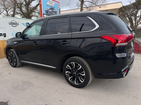 2016 Mitsubishi Outlander - thumbnail 12