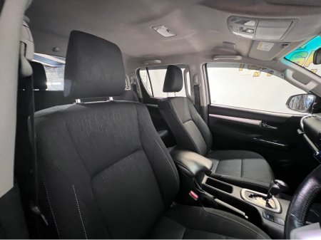 2024 Toyota Hilux Hilux Invicible 2.4tdi auto Double Cab €41,800 thumbnail