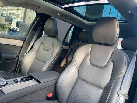 2025 Volvo XC90 *Ultra* T8 PHEV AWD Auto €82,900 thumbnail