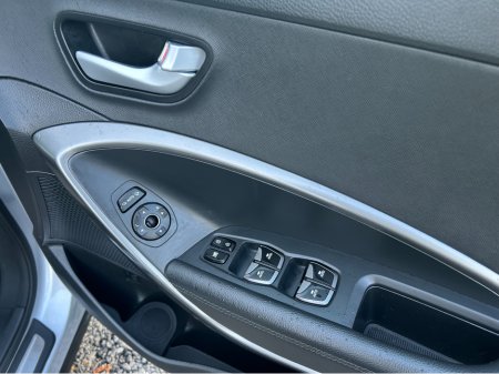 2017 Hyundai Santa Fe EXECUTIVE 4WD 7 Seater €14,995 thumbnail