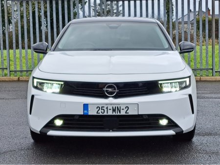 2025 Opel Astra ELEGANCE 1.2TURBO 110BHP **REVERSING CAMERA** €29,950 thumbnail