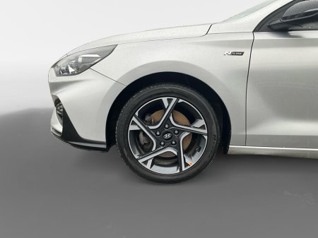 2021 Hyundai i30 I 30 DELUXE NLINE 5DR PETROL €20,500 thumbnail