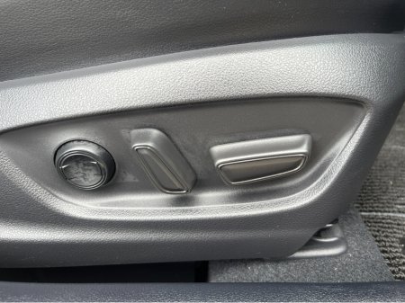 2020 Toyota Prius - thumbnail 11