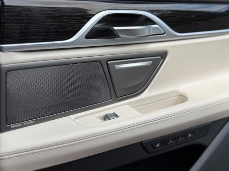 2020 BMW 7 Series - thumbnail 17