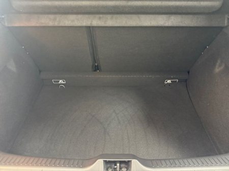 2015 Renault Clio - thumbnail 18