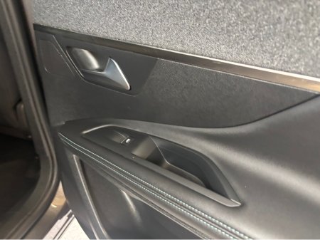 2023 Peugeot 3008 - thumbnail 13