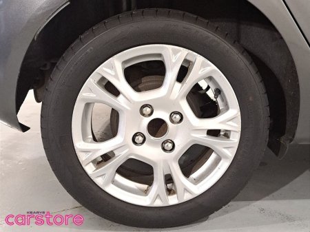 2016 Ford Fiesta - thumbnail 14