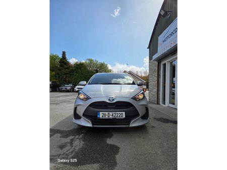 2021 Toyota Yaris - thumbnail 3