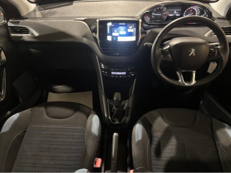 2014 Peugeot 208 - thumbnail 15