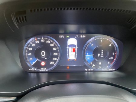 2021 Volvo XC60 - thumbnail 9