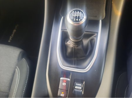 2023 Nissan Qashqai QQ 1.3 HYB SV PREMIUM GR RR MY2 4 €29,850 thumbnail