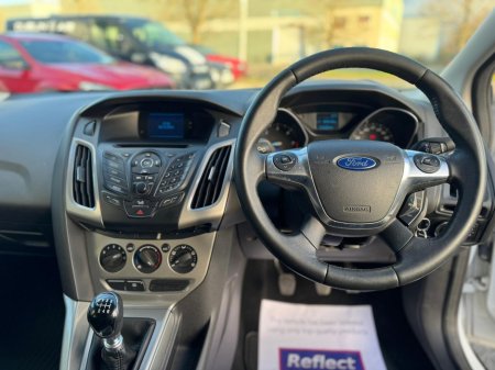 2012 Ford Focus - thumbnail 8