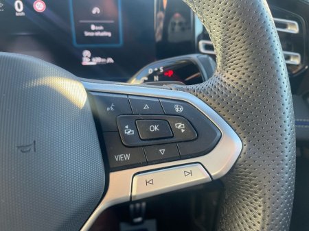 2025 Volkswagen Tiguan R-LINE 75 2.0TDI DSG 150HP €54,975 thumbnail