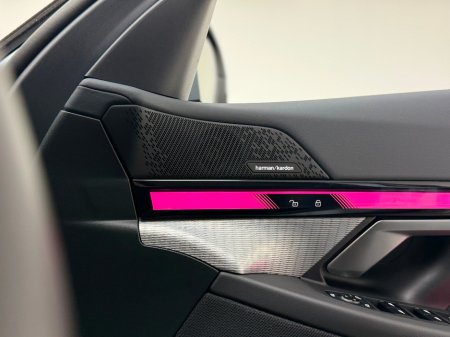 2024 BMW i5 40 M SPORT EDRIVE *PAN ROOF* €63,990 thumbnail