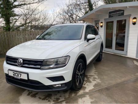 2017 Volkswagen Tiguan 2.0 TDi SE €17,995 thumbnail