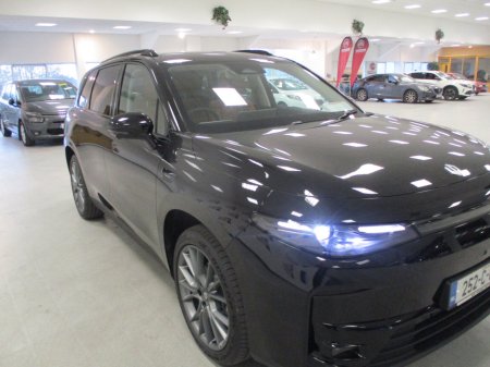 2025 Leapmotor C10 EREV 28.4kWh Design €45,950 thumbnail