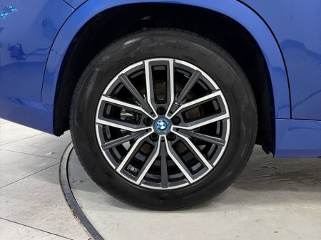 2025 BMW iX1 - thumbnail 14