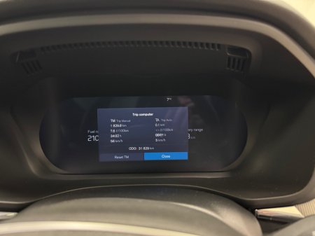 2025 Volvo XC60 T6 AWD PHEV Plus Dark €66,000 thumbnail