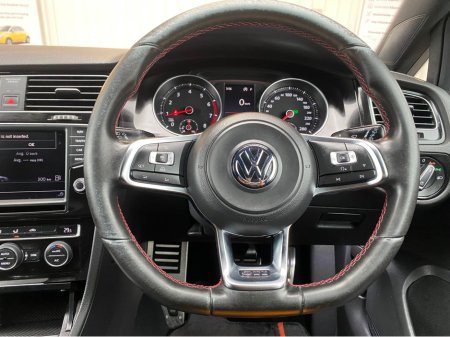 2016 Volkswagen Golf - thumbnail 10