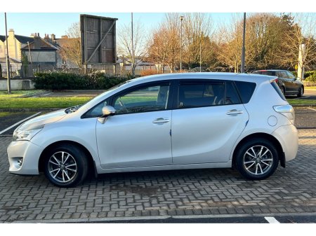 2015 Toyota Verso 1.6 D LUNA SKYVIEW 4DR €6,950 thumbnail