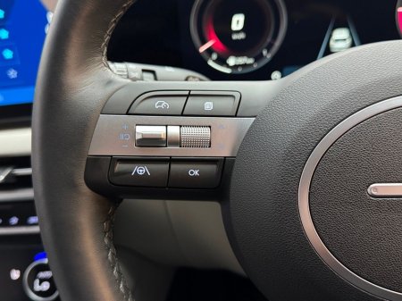 2025 Hyundai Tucson Tucson FL Executive Plus w.2 Tone Roof €44,995 thumbnail