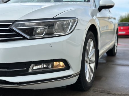 2016 Volkswagen Passat - thumbnail 5