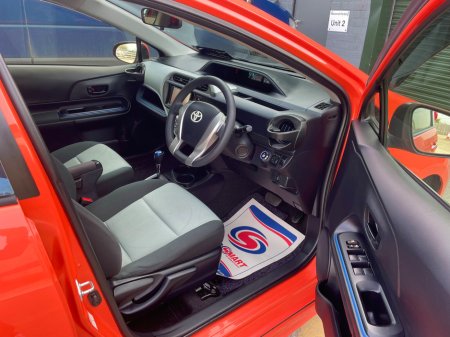 2014 Toyota Aqua - thumbnail 9