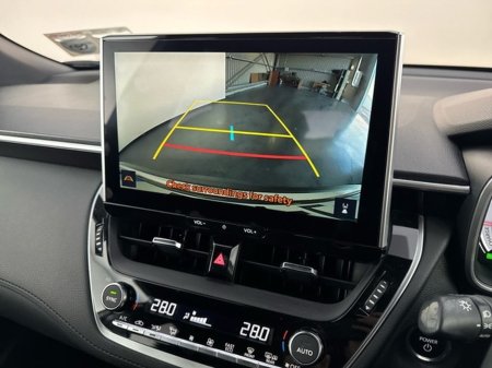 2023 Toyota Corolla Cross 2.0 Sport Hybrid *Black Roof* €34,950 thumbnail