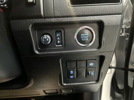 2024 Toyota Landcruiser LWB COMM 2.8 AUTO €59,950 thumbnail