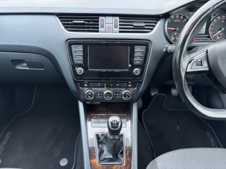 2017 Skoda Octavia STYLE 1.6 TDI 110HP 4DR €12,950 thumbnail