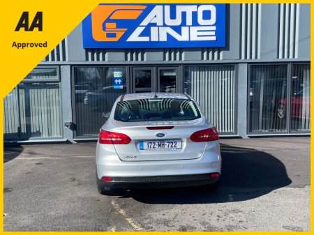 2017 Ford Focus - thumbnail 4