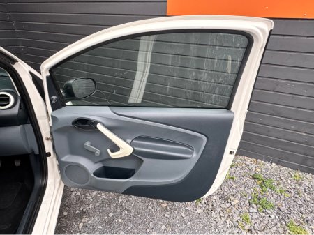 2014 Ford Ka 1.2 STUDIO 3DR €5,495 thumbnail