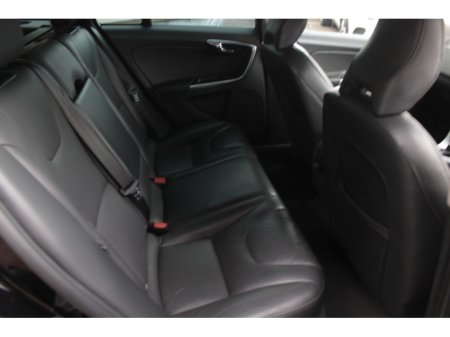 2016 Volvo V60 CROSS COUNTRY 2.0D4 180BHP  CROSS COUNTRY EDITION 5DR ESTATE AUTOMATIC // STUNNING CAR WITH ONLY 152, 000 KMS // BUY WITH CONFIDENCE AA AND SIMI APPROVED DEALER 2025 // FINANCE ARRANGED // ALL TRADE INS WELCOME // €15,950 thumbnail