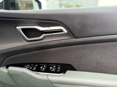 2024 Kia Sportage HEV Automatic €39,995 thumbnail