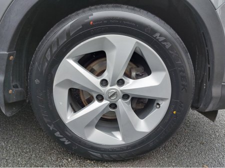 2019 Nissan Qashqai 1.2 SV 18 5DR PANORAMIC ROOF IDEAL FAMILY SUV €16,995 thumbnail