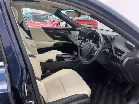 2022 Lexus ES 300 H DYNAMICS 4DR AUTO €39,750 thumbnail