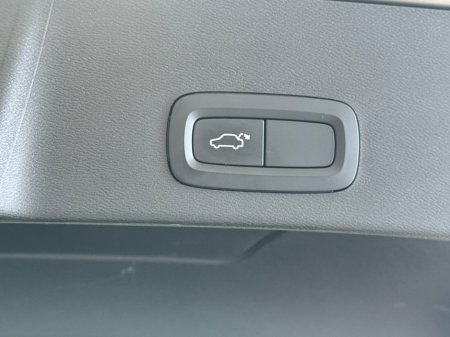 2020 Volvo XC40 - thumbnail 19