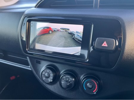 2019 Toyota Vitz 1.0 5DR AUTO LOW KMS HIGH SPEC €11,950 thumbnail