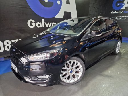 2018 Ford Focus - view 4