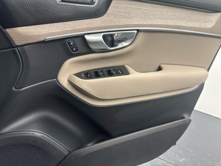 2026 Volvo XC90 - thumbnail 11