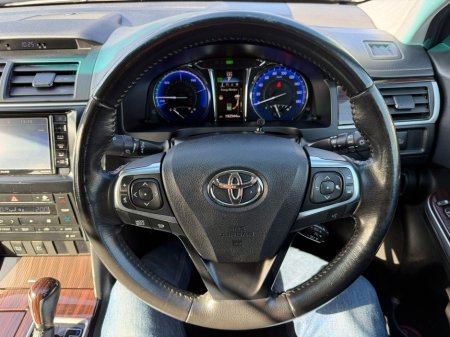 2016 Toyota Camry - thumbnail 10