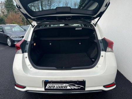 2018 Toyota Auris 1.8 HYBRID LUNA SPORT 136BHP AUTO LOW KM €16,450 thumbnail