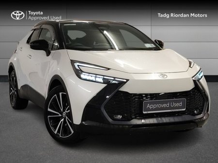 2025 Toyota C-HR PHEV SOL